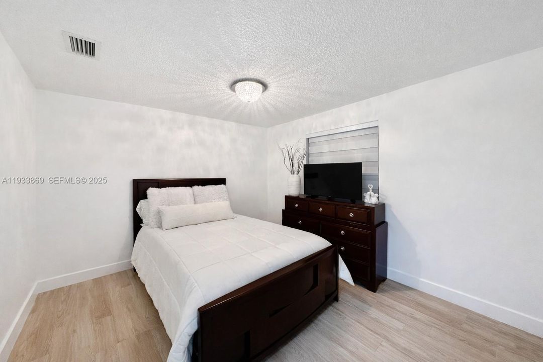 На продажу: $535,000 (3 спален, 2 ванн, 1180 Квадратных фут)