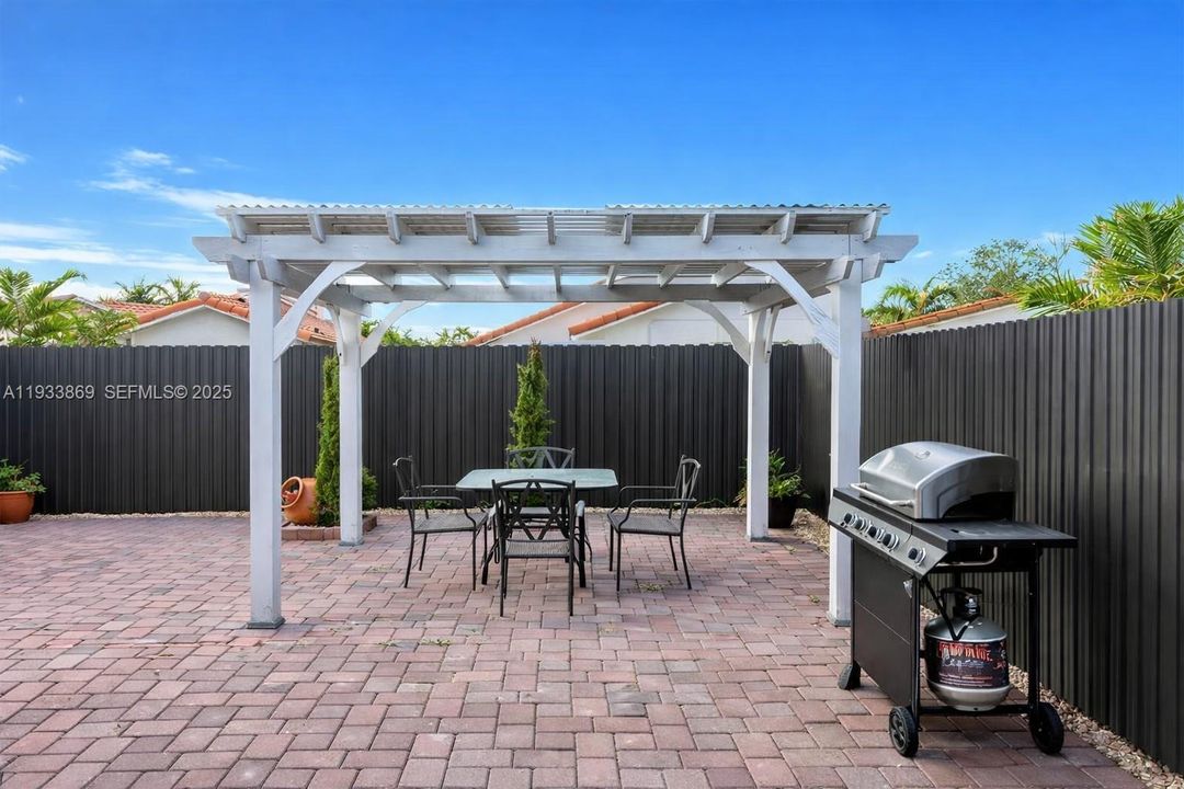 На продажу: $535,000 (3 спален, 2 ванн, 1180 Квадратных фут)