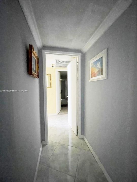 For Sale: $450,000 (2 beds, 2 baths, 1094 Square Feet)