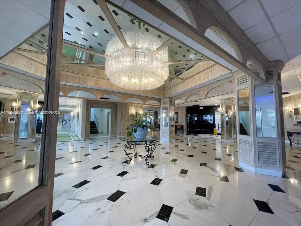 For Sale: $450,000 (2 beds, 2 baths, 1094 Square Feet)