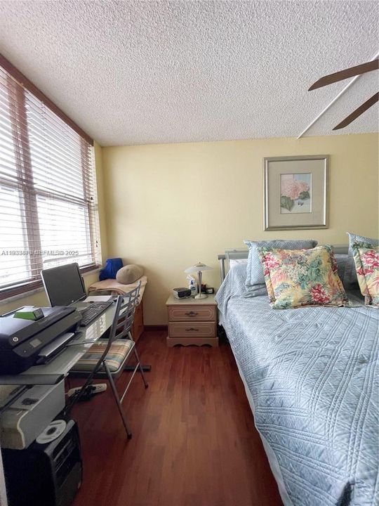 For Sale: $450,000 (2 beds, 2 baths, 1094 Square Feet)