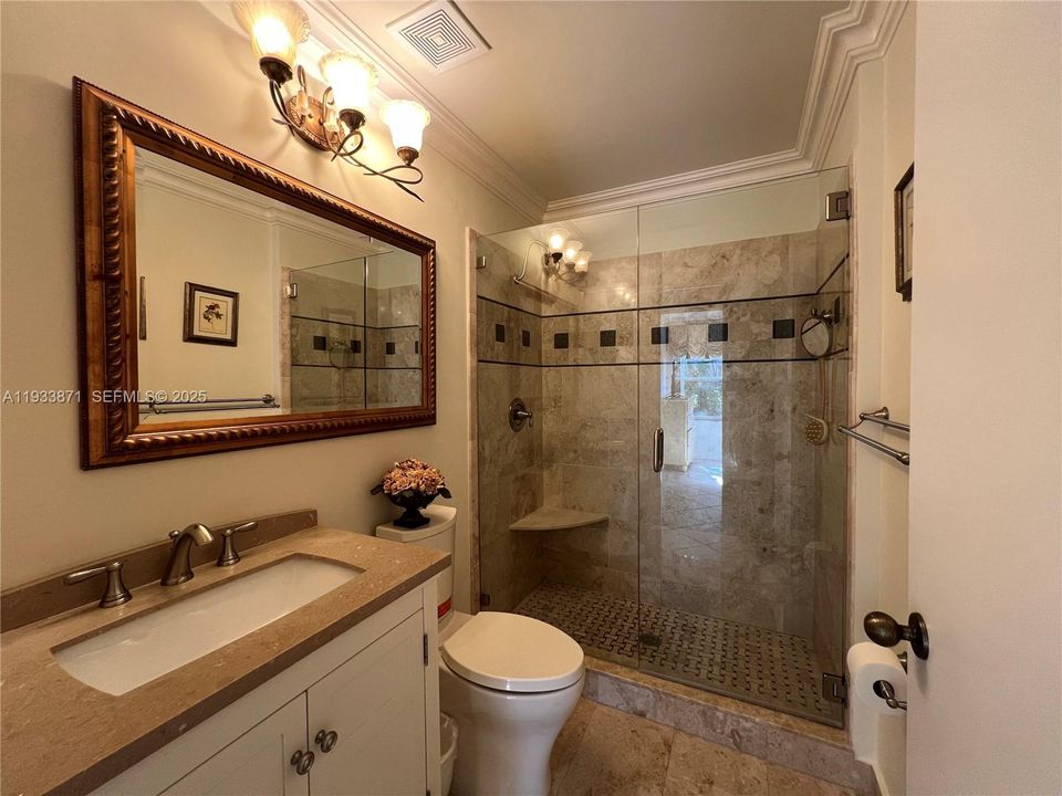 出租: $5,800 (4 贝兹, 2 浴室, 2116 平方英尺)