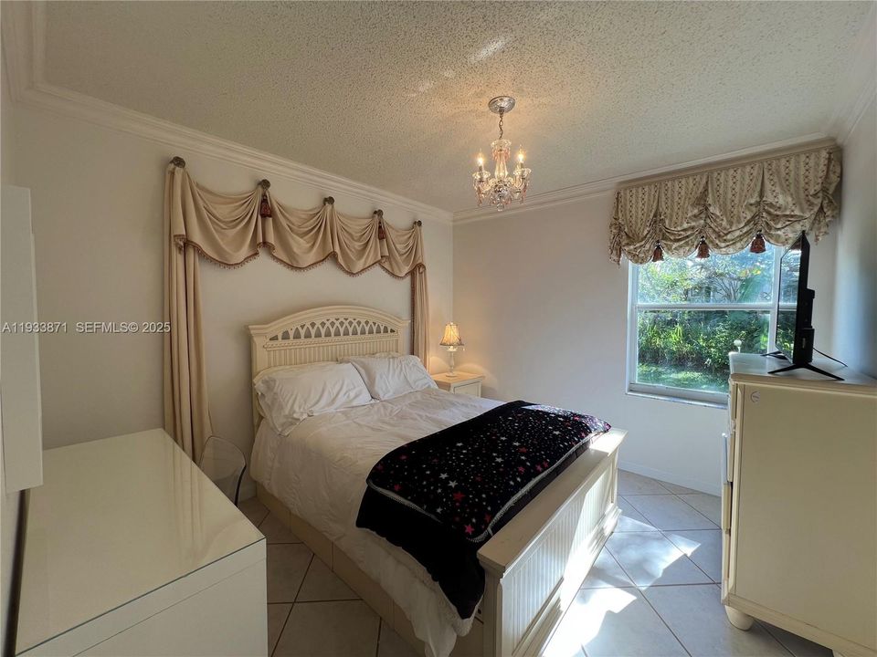 出租: $5,800 (4 贝兹, 2 浴室, 2116 平方英尺)