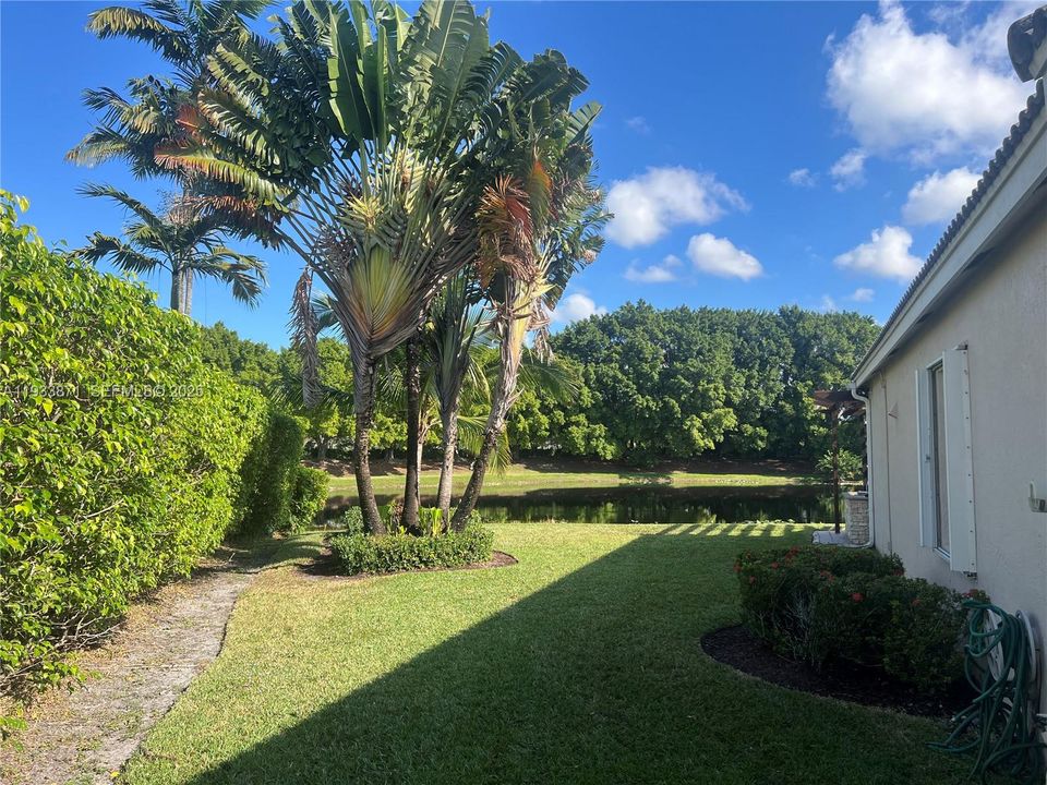 出租: $5,800 (4 贝兹, 2 浴室, 2116 平方英尺)