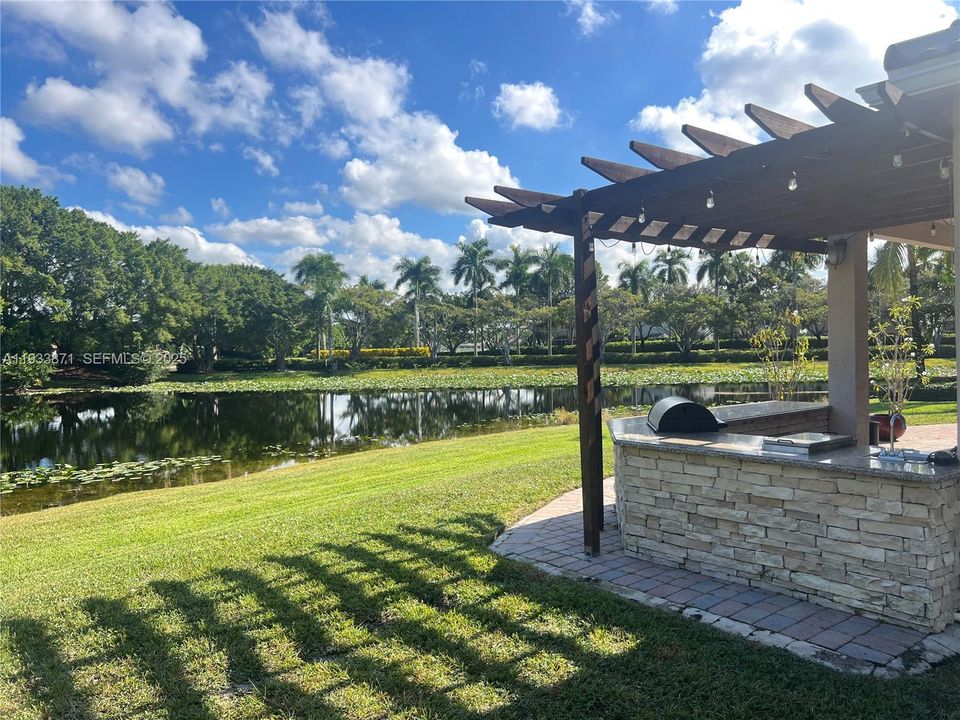 出租: $5,800 (4 贝兹, 2 浴室, 2116 平方英尺)