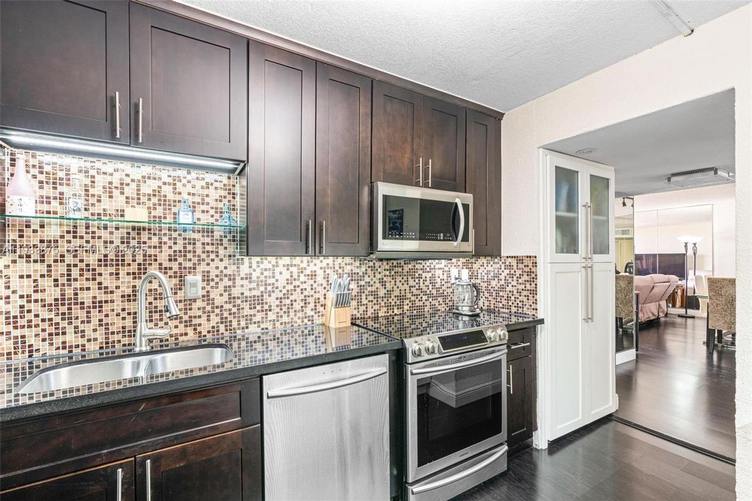 For Sale: $495,000 (3 beds, 2 baths, 1780 Square Feet)