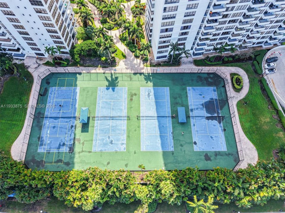 For Sale: $495,000 (3 beds, 2 baths, 1780 Square Feet)