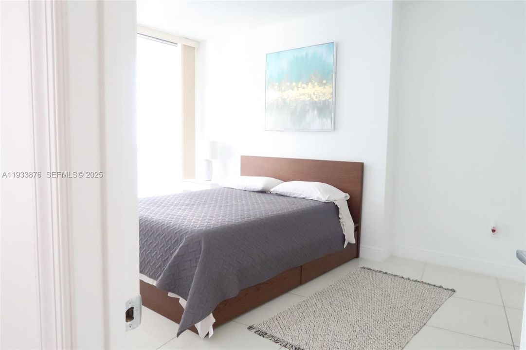 For Rent: $2,650 (1 beds, 1 baths, 825 Square Feet)