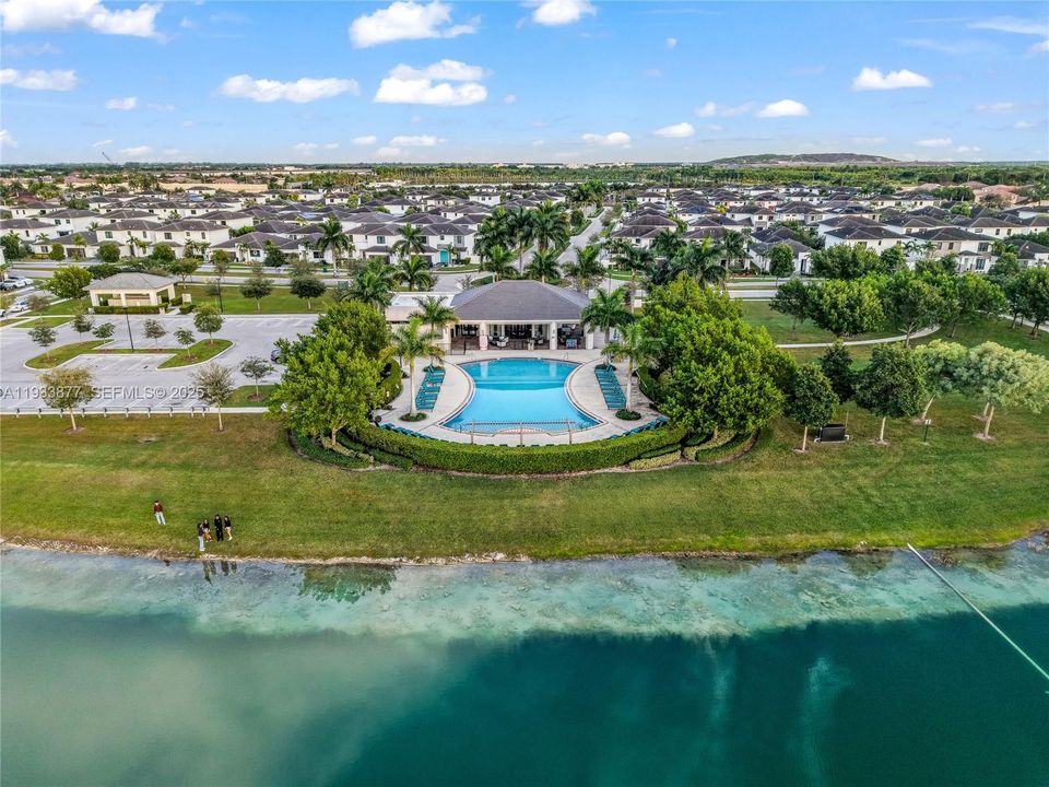 For Sale: $440,000 (3 beds, 2 baths, 1530 Square Feet)