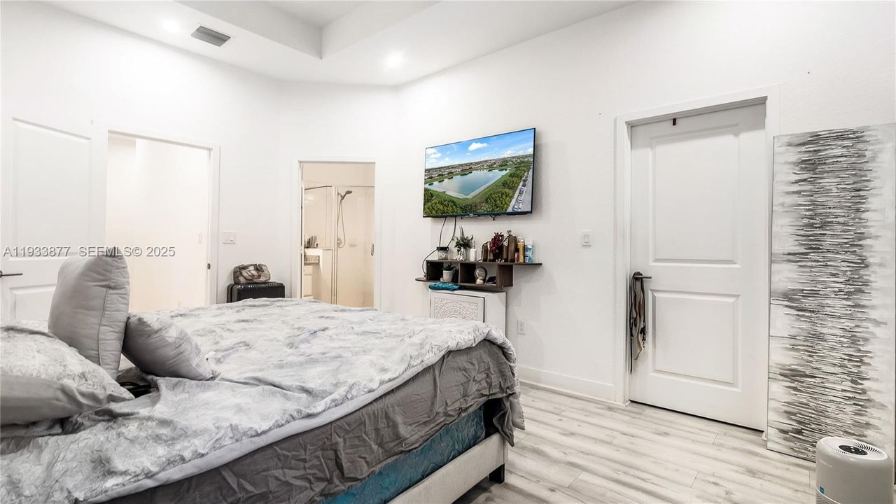 For Sale: $440,000 (3 beds, 2 baths, 1530 Square Feet)