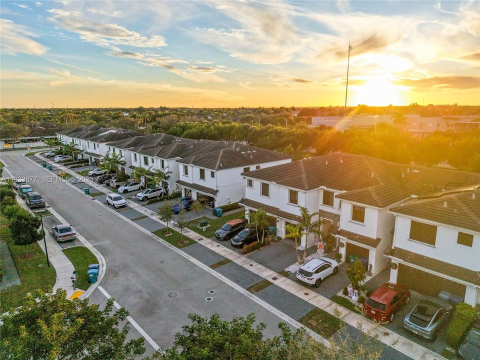 For Sale: $440,000 (3 beds, 2 baths, 1530 Square Feet)