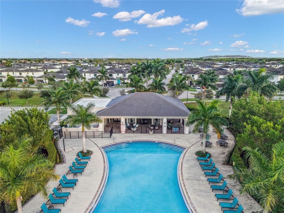 For Sale: $440,000 (3 beds, 2 baths, 1530 Square Feet)