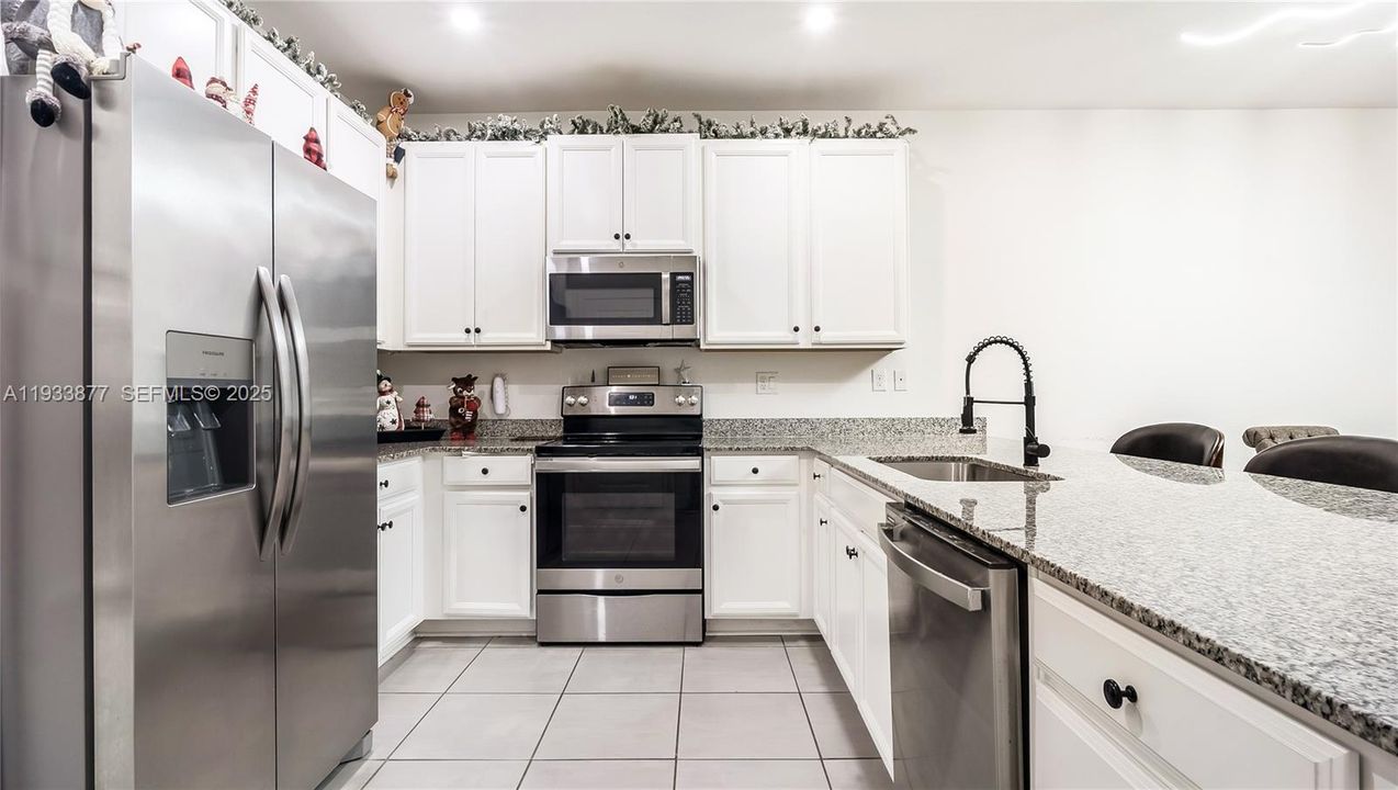 For Sale: $440,000 (3 beds, 2 baths, 1530 Square Feet)