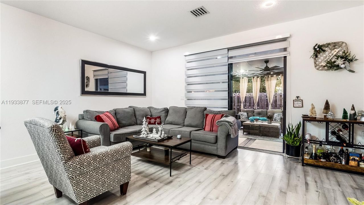 For Sale: $440,000 (3 beds, 2 baths, 1530 Square Feet)