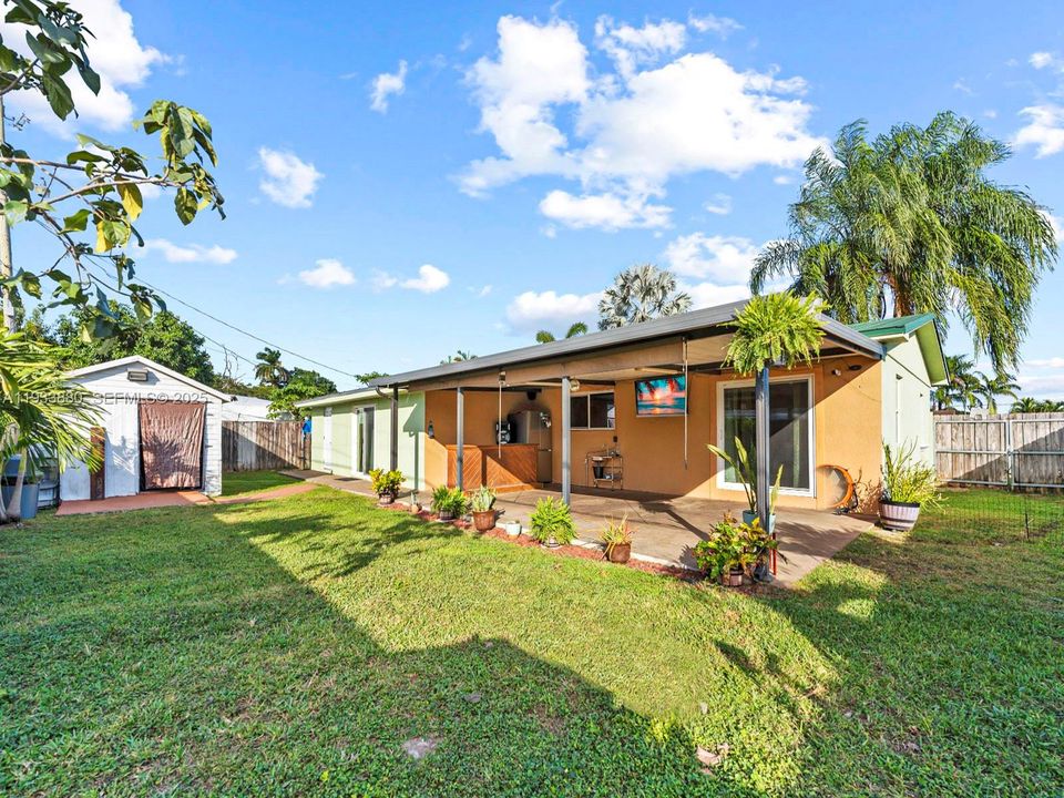 For Sale: $524,900 (3 beds, 2 baths, 1698 Square Feet)