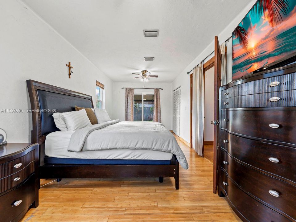 For Sale: $524,900 (3 beds, 2 baths, 1698 Square Feet)