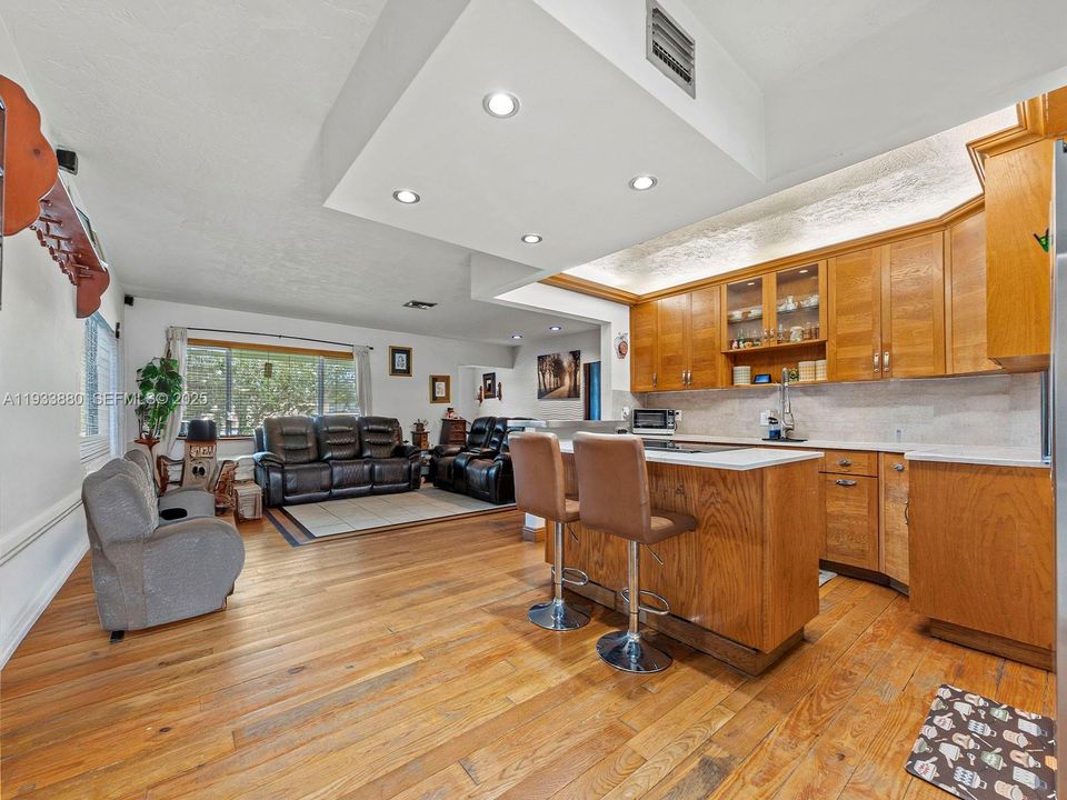 For Sale: $524,900 (3 beds, 2 baths, 1698 Square Feet)