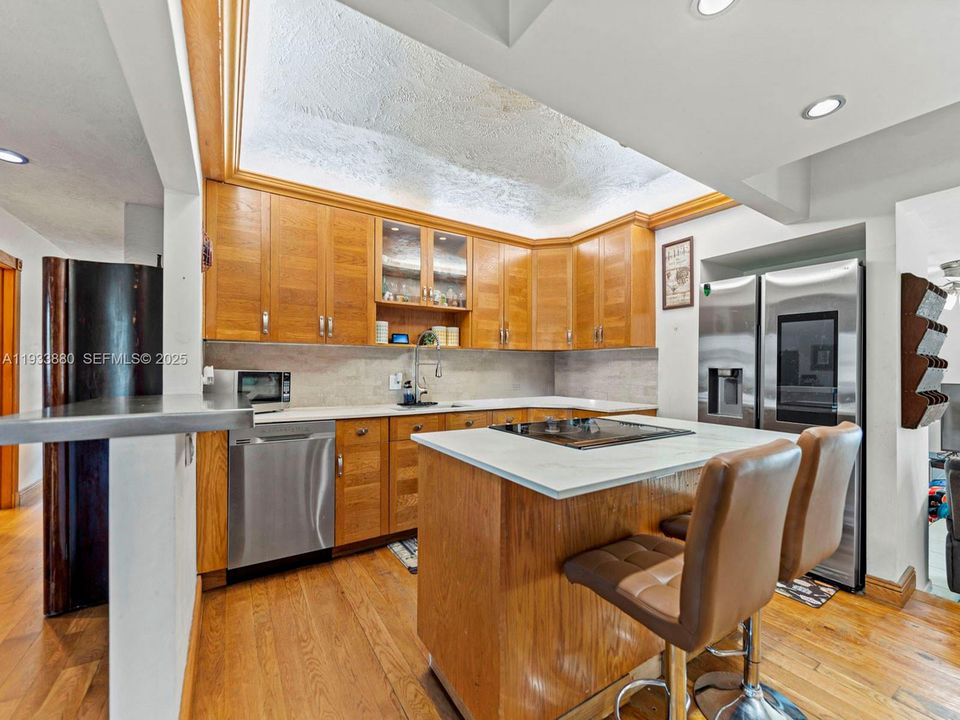 For Sale: $524,900 (3 beds, 2 baths, 1698 Square Feet)