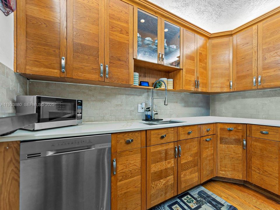 For Sale: $524,900 (3 beds, 2 baths, 1698 Square Feet)