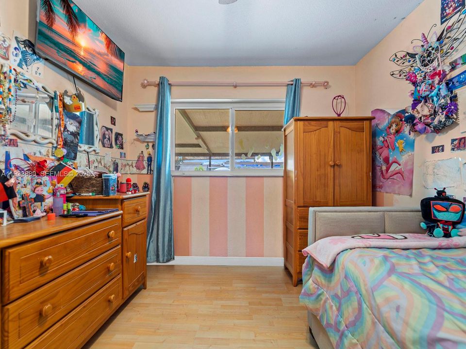 For Sale: $524,900 (3 beds, 2 baths, 1698 Square Feet)