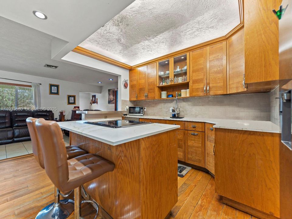 For Sale: $524,900 (3 beds, 2 baths, 1698 Square Feet)