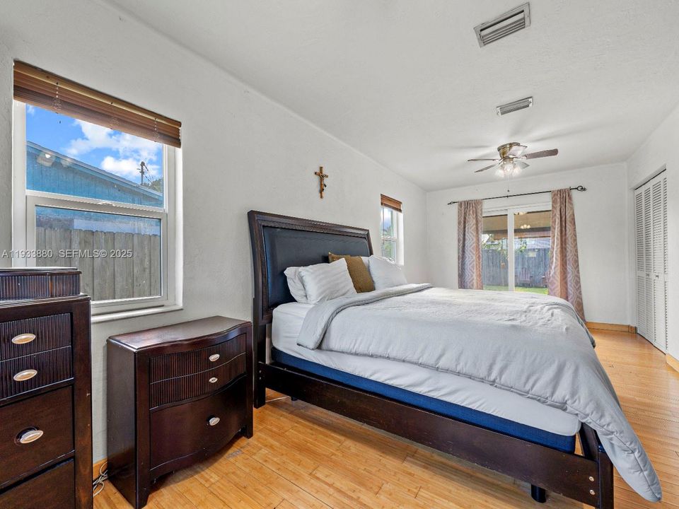 For Sale: $524,900 (3 beds, 2 baths, 1698 Square Feet)