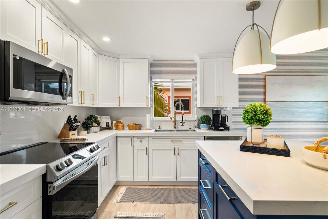 待售: $1,800,000 (3 贝兹, 3 浴室, 1628 平方英尺)