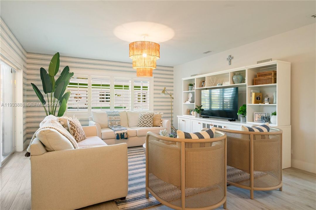 待售: $1,800,000 (3 贝兹, 3 浴室, 1628 平方英尺)