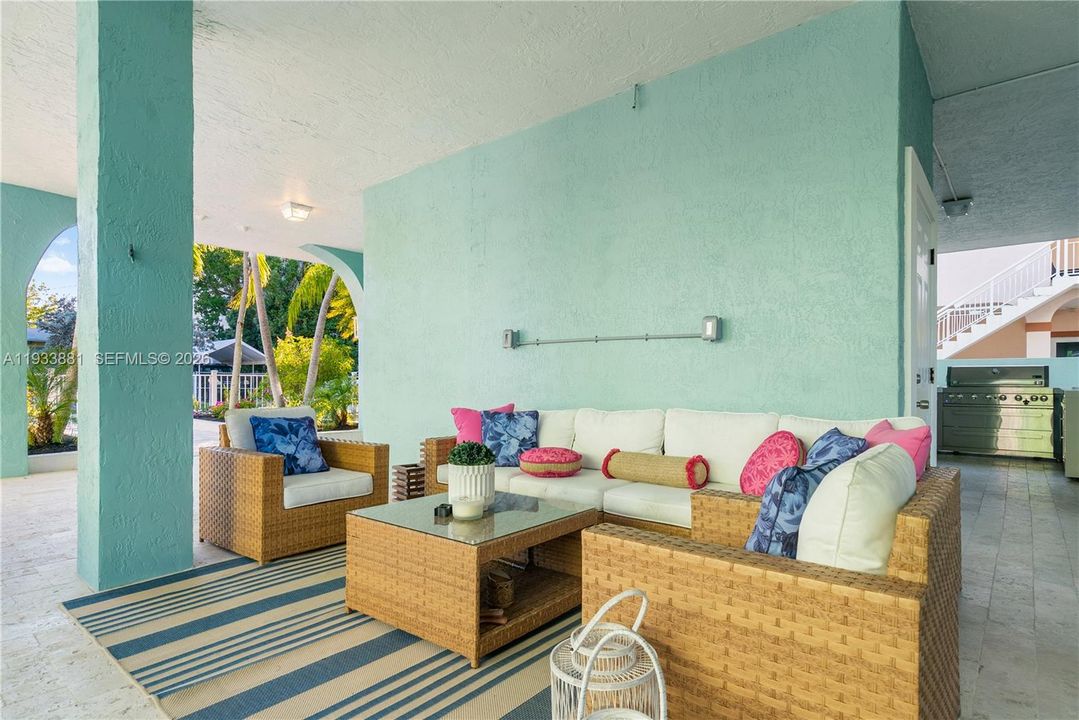 待售: $1,800,000 (3 贝兹, 3 浴室, 1628 平方英尺)