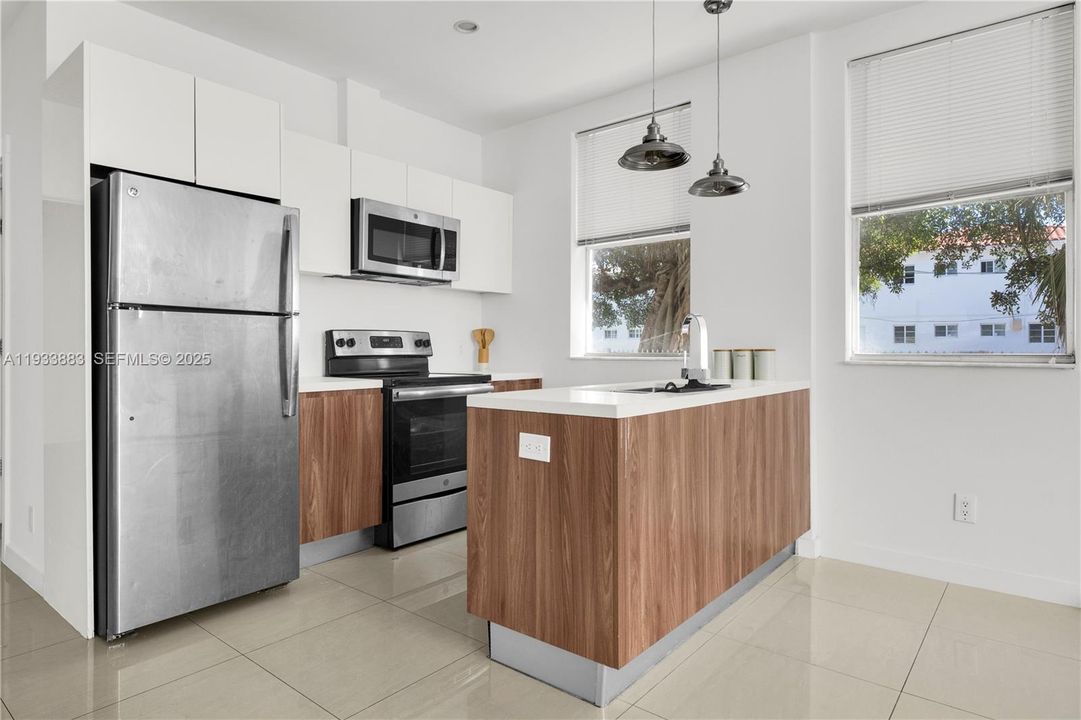 В аренду: $1,950 (1 спален, 1 ванн, 565 Квадратных фут)