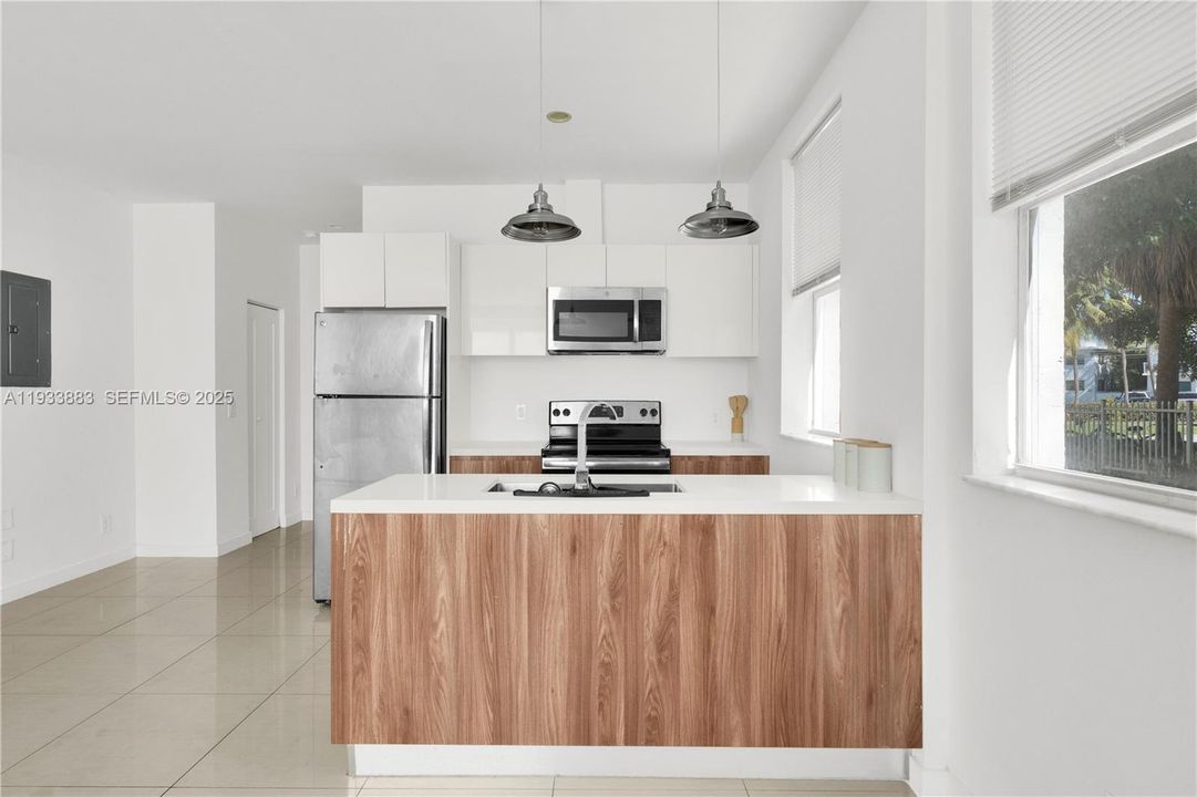 В аренду: $1,950 (1 спален, 1 ванн, 565 Квадратных фут)