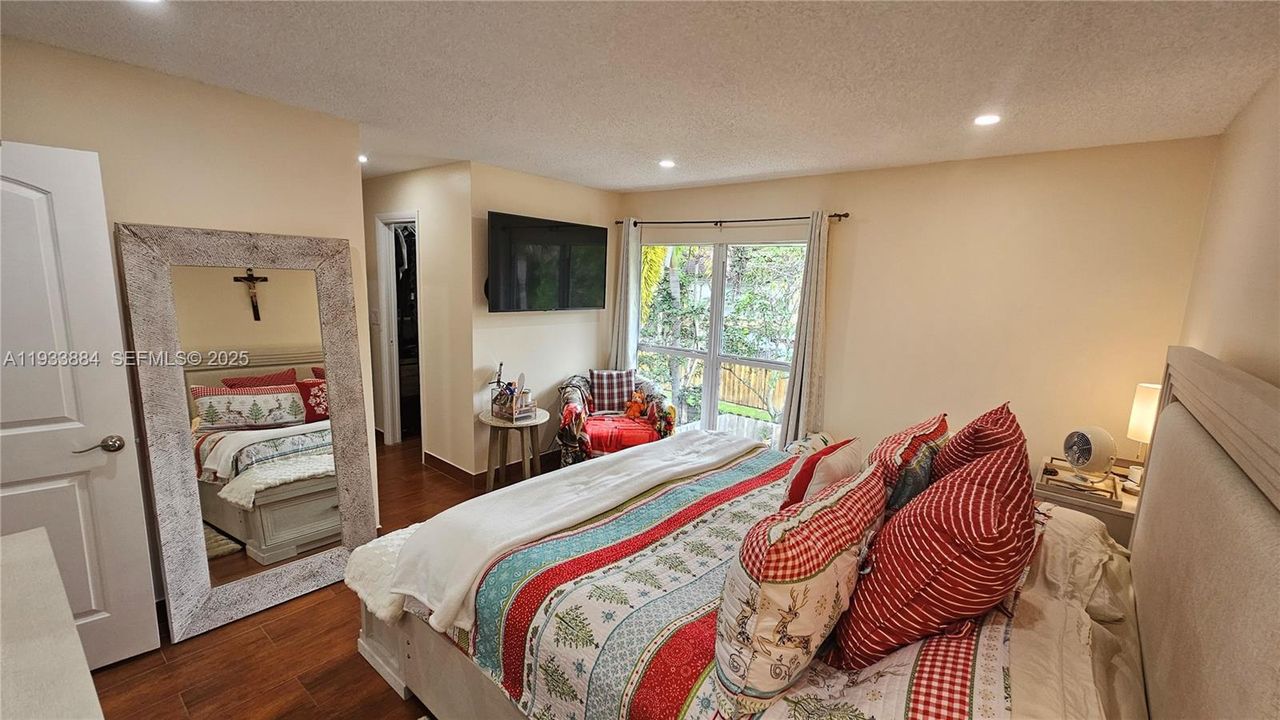 For Sale: $319,000 (3 beds, 2 baths, 1330 Square Feet)