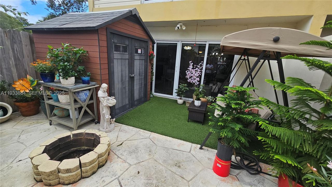 For Sale: $319,000 (3 beds, 2 baths, 1330 Square Feet)