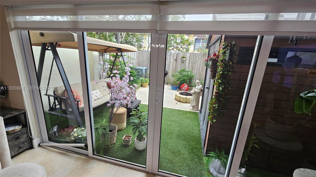 For Sale: $319,000 (3 beds, 2 baths, 1330 Square Feet)