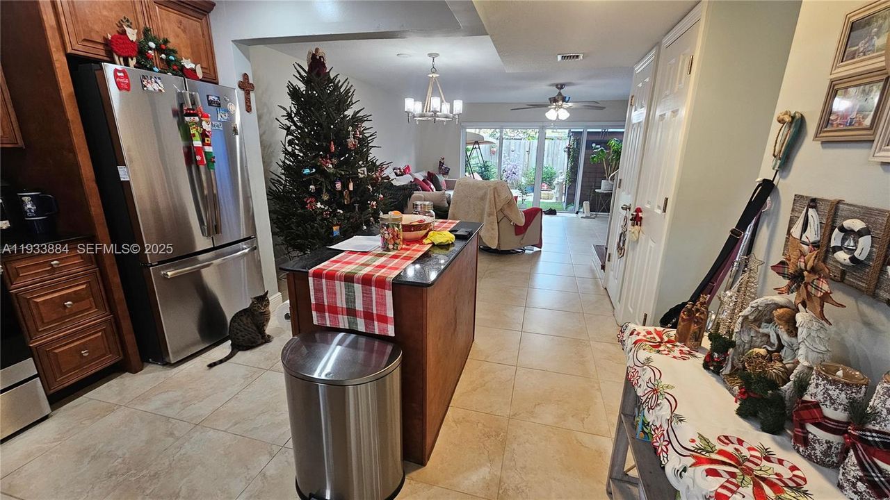 For Sale: $319,000 (3 beds, 2 baths, 1330 Square Feet)