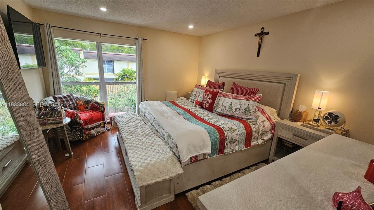 For Sale: $319,000 (3 beds, 2 baths, 1330 Square Feet)