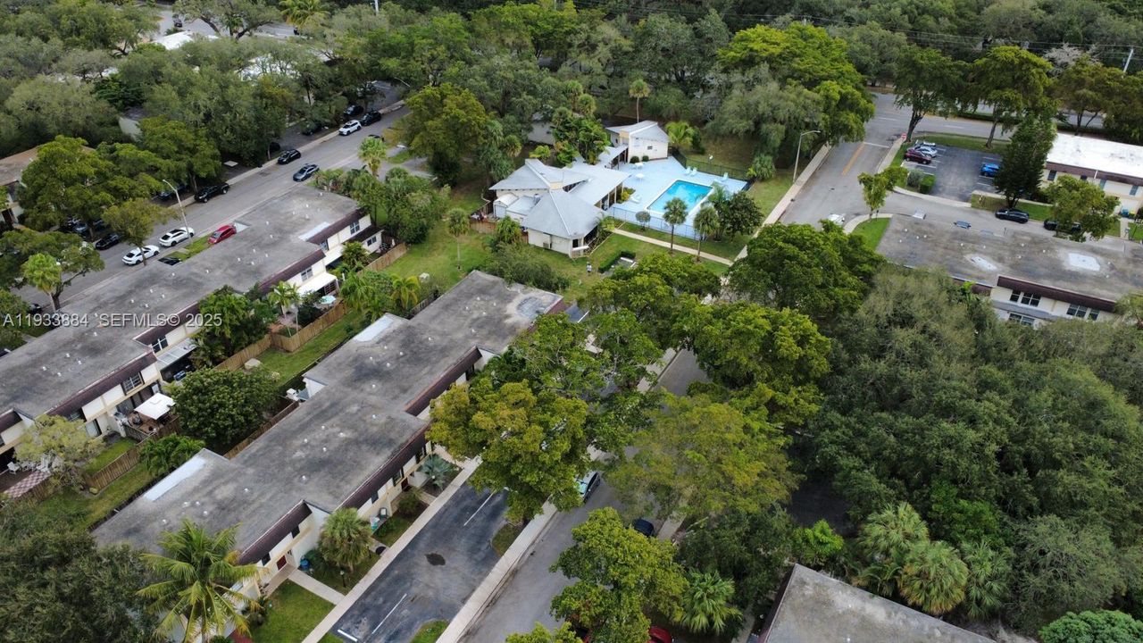 For Sale: $319,000 (3 beds, 2 baths, 1330 Square Feet)