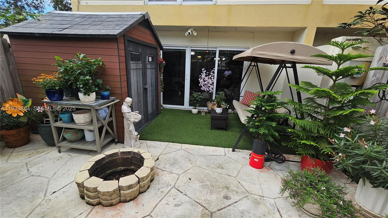 For Sale: $319,000 (3 beds, 2 baths, 1330 Square Feet)