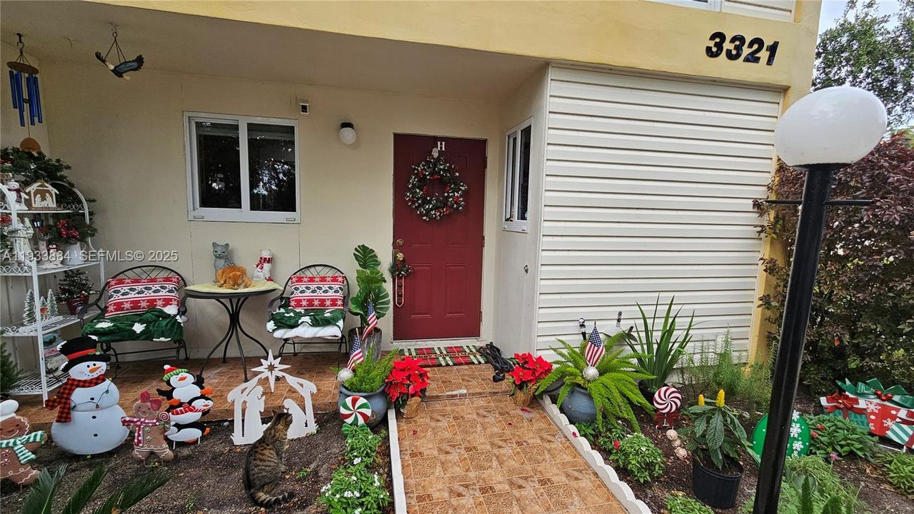 For Sale: $319,000 (3 beds, 2 baths, 1330 Square Feet)