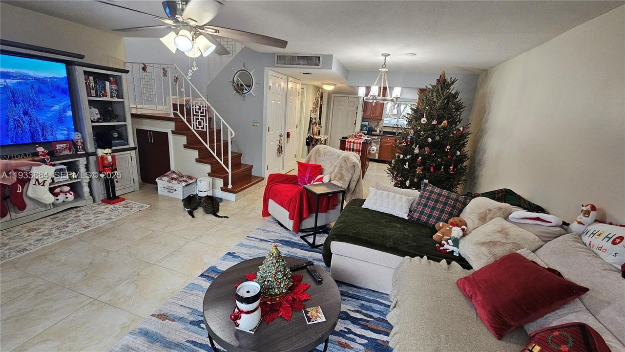 For Sale: $319,000 (3 beds, 2 baths, 1330 Square Feet)