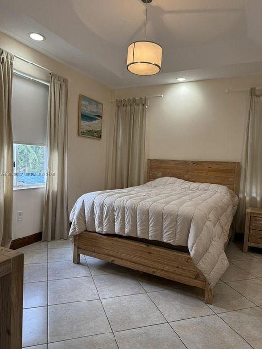 出租: $4,800 (3 贝兹, 2 浴室, 1432 平方英尺)