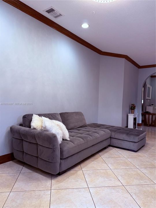 出租: $4,800 (3 贝兹, 2 浴室, 1432 平方英尺)