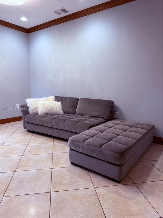 出租: $4,800 (3 贝兹, 2 浴室, 1432 平方英尺)