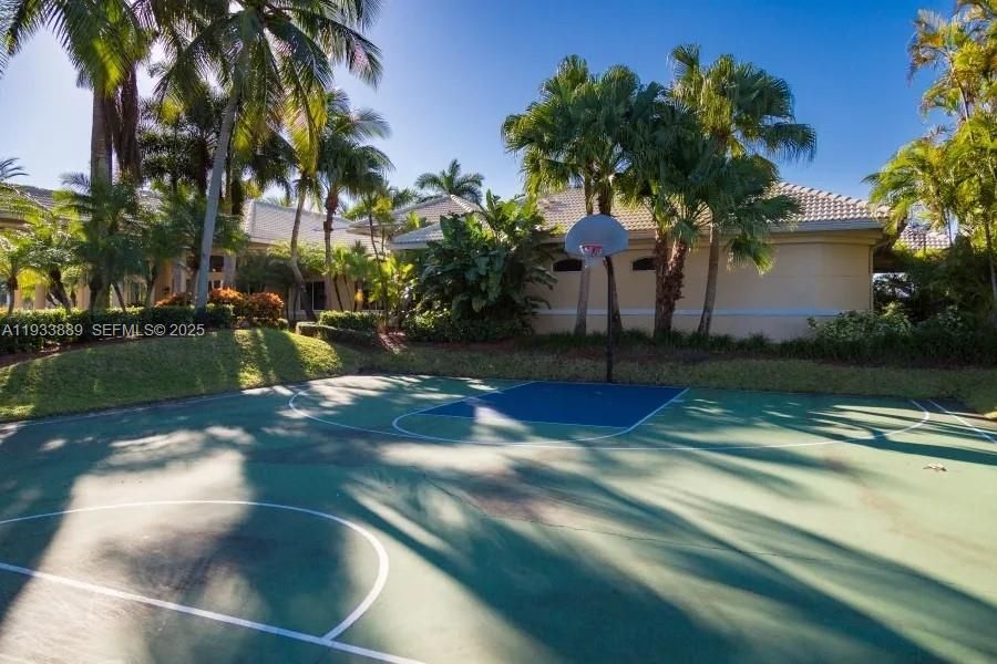 En Venta: $850,000 (3 camas, 2 baños, 2118 Pies cuadrados)