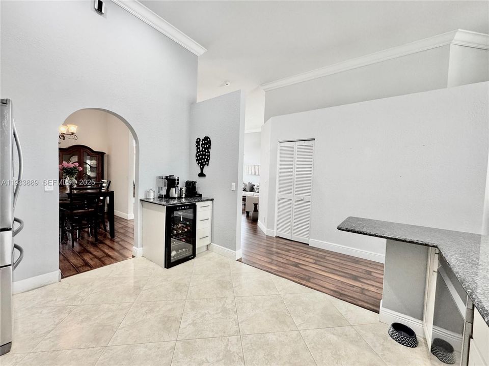 En Venta: $850,000 (3 camas, 2 baños, 2118 Pies cuadrados)