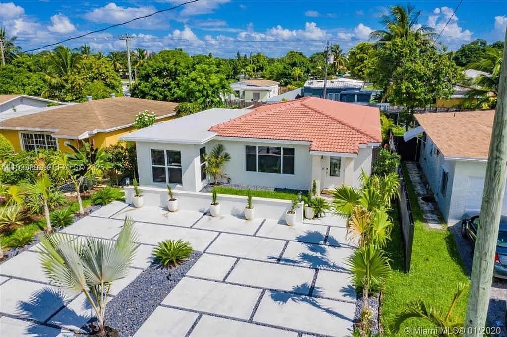 For Rent: $5,990 (3 beds, 2 baths, 1605 Square Feet)