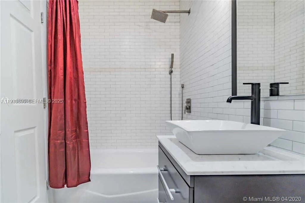 For Rent: $5,990 (3 beds, 2 baths, 1605 Square Feet)