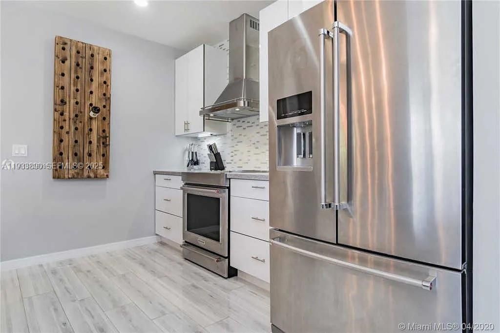 For Rent: $5,990 (3 beds, 2 baths, 1605 Square Feet)