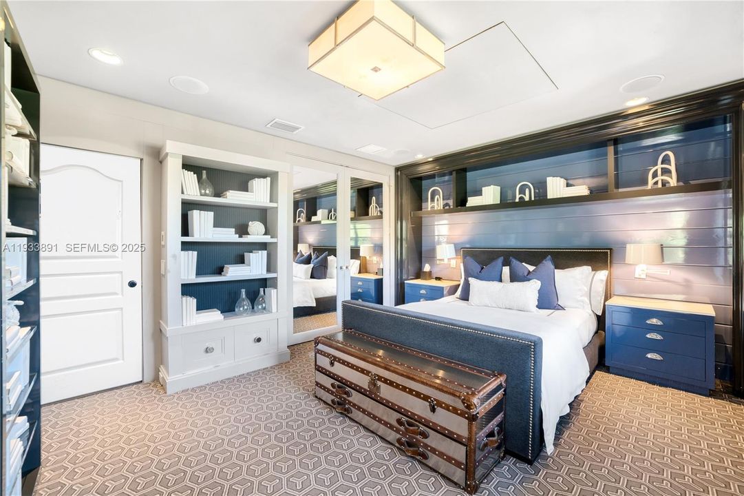 For Sale: $8,750,000 (7 beds, 6 baths, 7034 Square Feet)