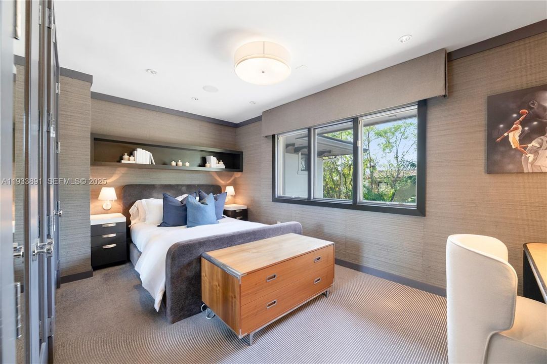 For Sale: $8,750,000 (7 beds, 6 baths, 7034 Square Feet)